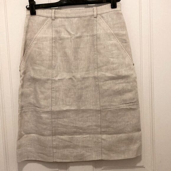 Les Copains NWOT Linen skirt With Side Pockets and Exposed Back Zipper. Size 6 - Picture 1 of 8
